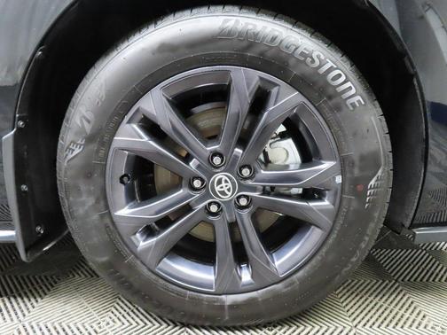 2025 Toyota Sienna XSE 7 Passenger