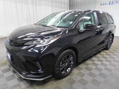 2025 Toyota Sienna XSE 7 Passenger