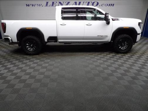 2024 GMC Sierra 2500 AT4