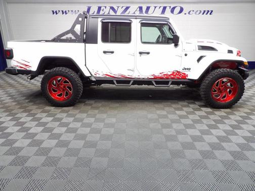 Bright White Clearcoat 2021 Jeep Gladiator Willys 4x4