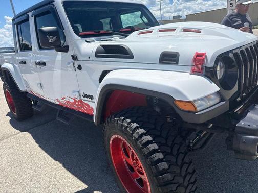 Bright White Clearcoat 2021 Jeep Gladiator Willys 4x4