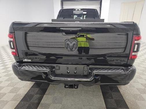 2024 RAM 3500 Limited Crew Cab 4x4 8' Box