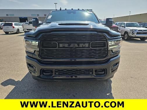 2024 RAM 3500 Limited Crew Cab 4x4 8' Box