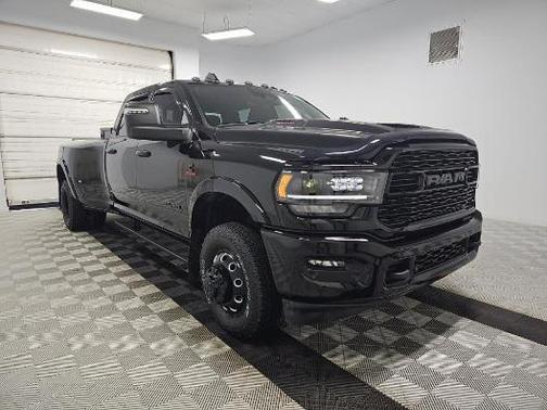2024 RAM 3500 Limited Crew Cab 4x4 8' Box