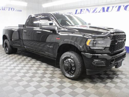 2024 RAM 3500 Limited Crew Cab 4x4 8' Box