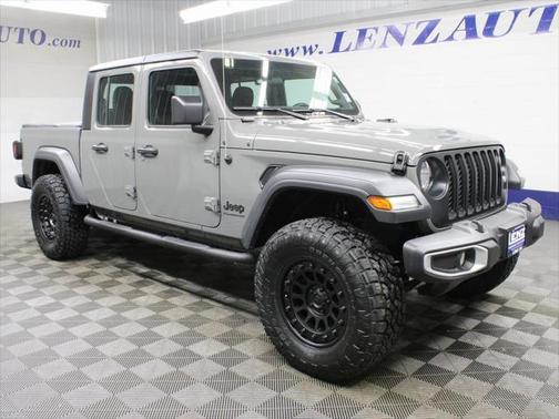 2023 Jeep Gladiator Sport