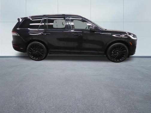 Infinite Black Metallic Clearcoat 2025 Lincoln Aviator Reserve AWD