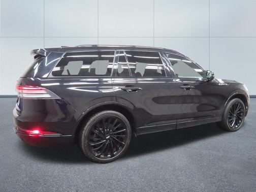 Infinite Black Metallic Clearcoat 2025 Lincoln Aviator Reserve AWD