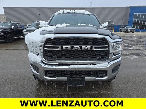 2023 RAM 2500 Tradesman Crew Cab 4x4 6'4' Box