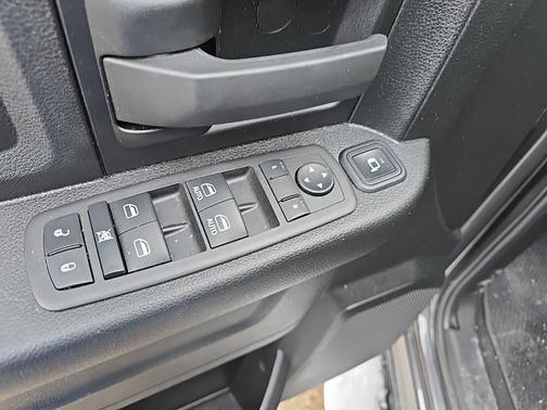 2023 RAM 2500 Tradesman Crew Cab 4x4 6'4' Box