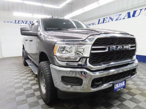 2023 RAM 2500 Tradesman Crew Cab 4x4 6'4' Box