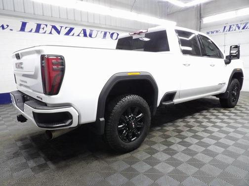2025 GMC Sierra 2500 AT4