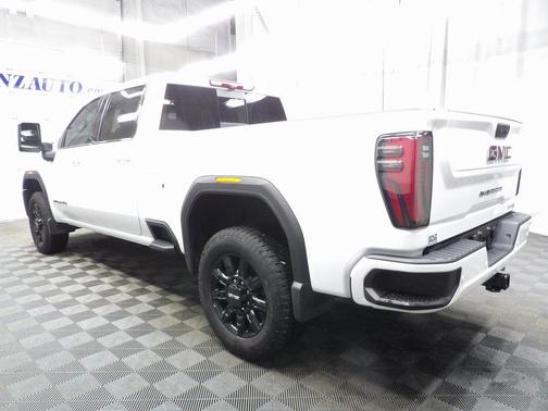 2025 GMC Sierra 2500 AT4