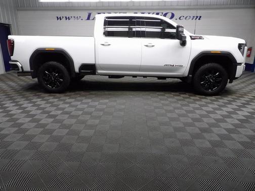 2025 GMC Sierra 2500 AT4