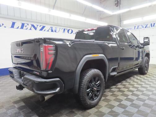2025 GMC Sierra 2500 AT4
