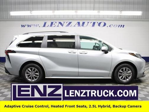 2024 Toyota Sienna LE