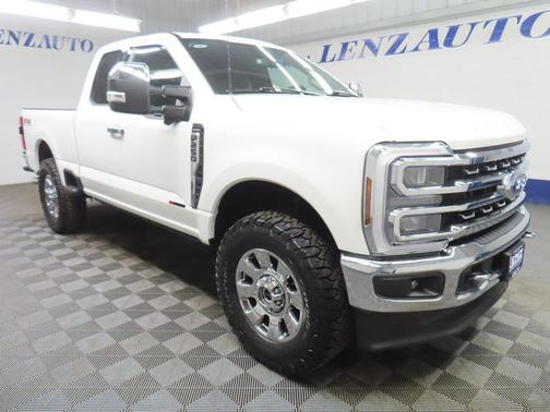 Star White Metallic Tri-Coat 2024 Ford F-250 Lariat