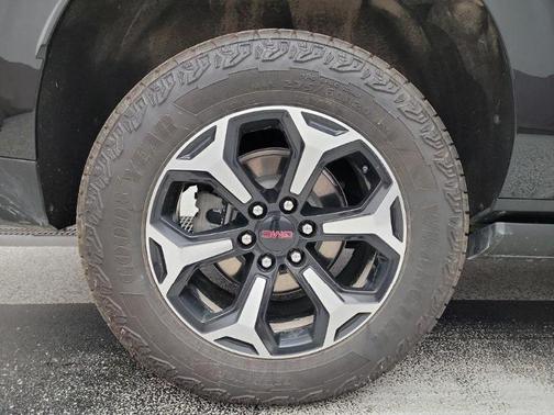 2025 GMC Yukon XL 4WD AT4