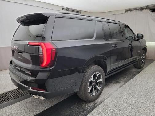 2025 GMC Yukon XL 4WD AT4