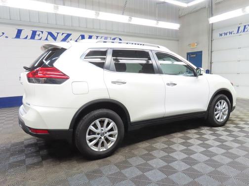 Pearl White 2017 Nissan Rogue SV
