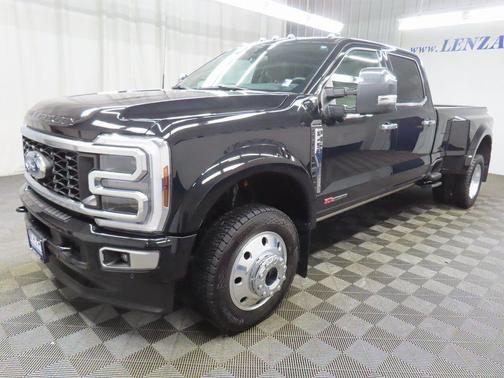 2025 Ford F-450 Platinum
