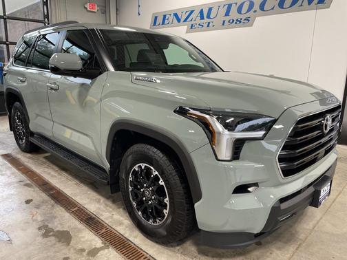 2025 Toyota Sequoia SR5