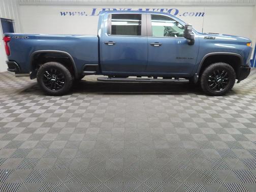 Lakeshore Blue Metallic 2025 Chevrolet Silverado 2500 Custom