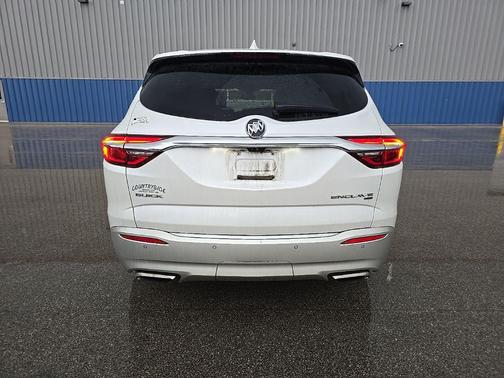 White Frost Tricoat 2018 Buick Enclave Avenir
