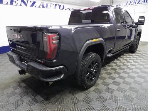 2024 GMC Sierra 2500 AT4