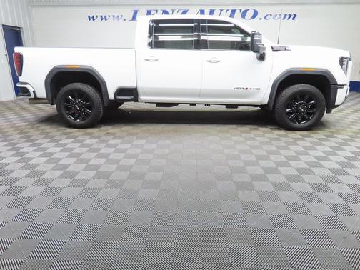 2025 GMC Sierra 2500 AT4