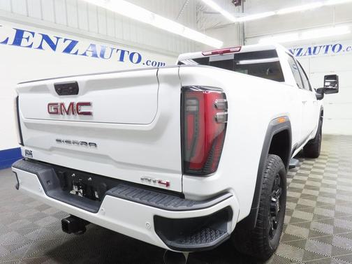 2025 GMC Sierra 2500 AT4