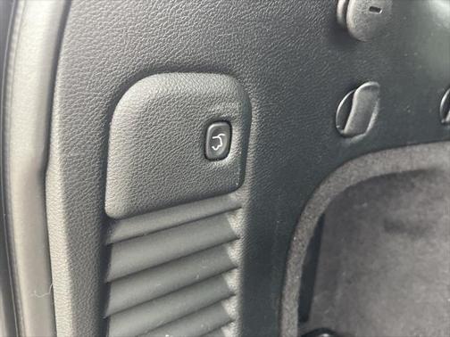 Photo 5 of 35 of 2016 Jeep Grand Cherokee High Altitude