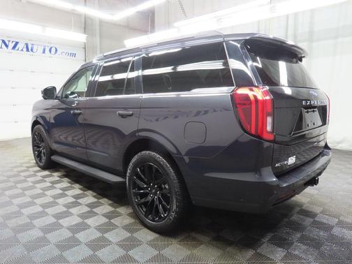Dark Matter Gray Metallic 2025 Ford Expedition Active