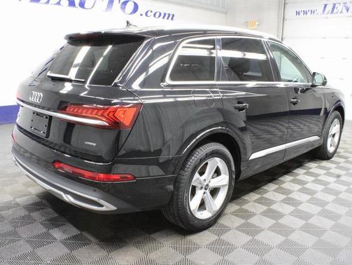 2024 Audi Q7 45 Premium Plus