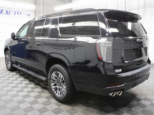 2025 Chevrolet Suburban 4WD Z71