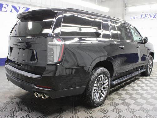 2025 Chevrolet Suburban 4WD Z71