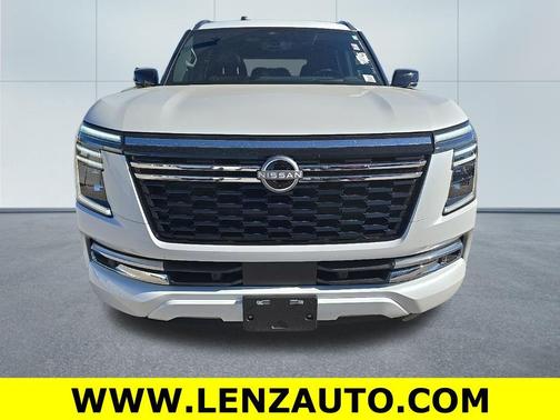 Everest White Pearl Tricoat 2025 Nissan Armada Platinum Reserve 4WD