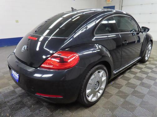 Deep Black Pearl Metallic 2013 Volkswagen Beetle 2.5L Fender Edition