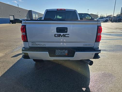 White Frost Tricoat 2018 GMC Sierra 2500 Denali
