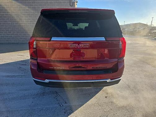 2025 GMC Yukon Elevation