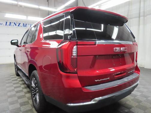 2025 GMC Yukon Elevation