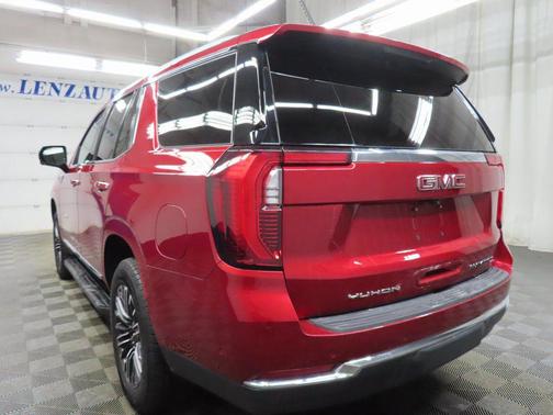 2025 GMC Yukon Elevation