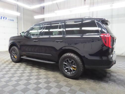 Agate Black Metallic 2025 Ford Expedition Tremor