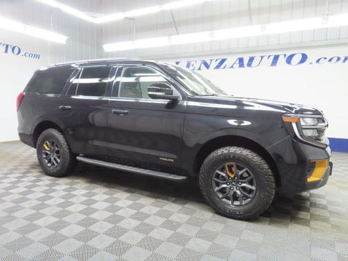 Agate Black Metallic 2025 Ford Expedition Tremor
