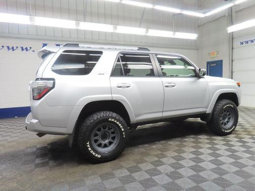 Classic Silver Metallic 2021 Toyota 4Runner SR5