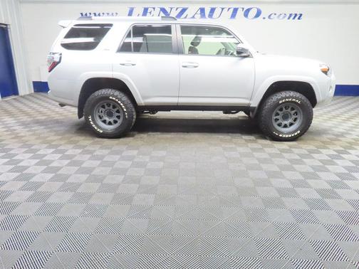 Classic Silver Metallic 2021 Toyota 4Runner SR5