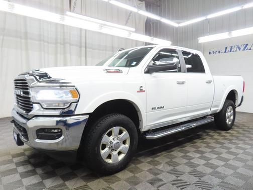 Bright White Clearcoat 2022 RAM 2500 Laramie Crew Cab 4x4 6'4' Box