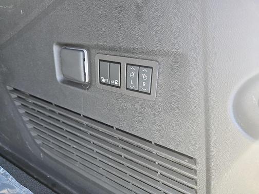 2025 GMC Yukon XL 4WD AT4