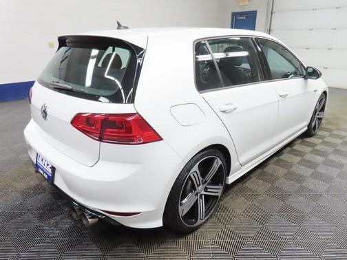 2016 Volkswagen Golf R 4-Door w/DCC & Navigation