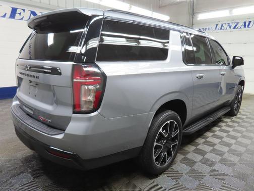 2024 Chevrolet Suburban RST